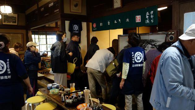 日帰りバス旅行を行いました。
