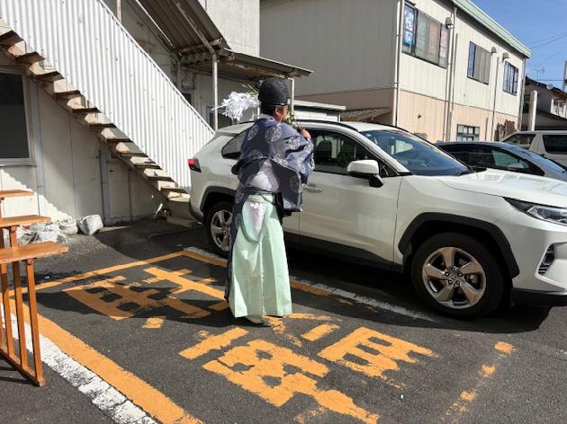 解体工事がはじまりました